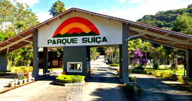 Terreno com 1.100 m² em Condomínio Fechado