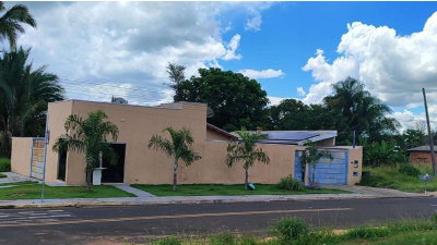 Casa com Salão Comercial, 250m², Piscina e Energia Solar