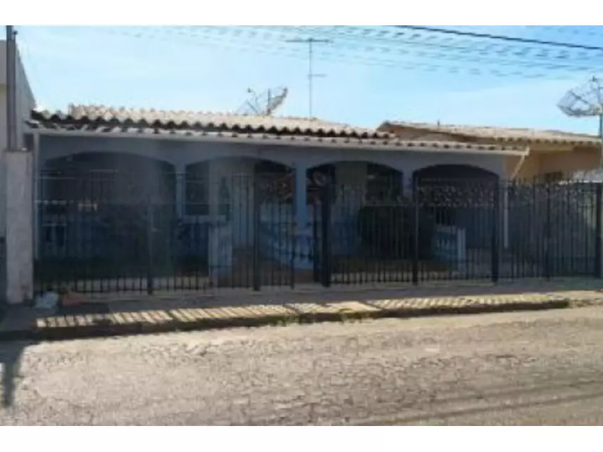 Casa em Leilão com 221m² Construída em Três Corações/MG