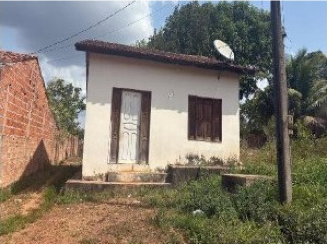 Casa com 2 quartos, 57,46m², terreno 318m², desocupada