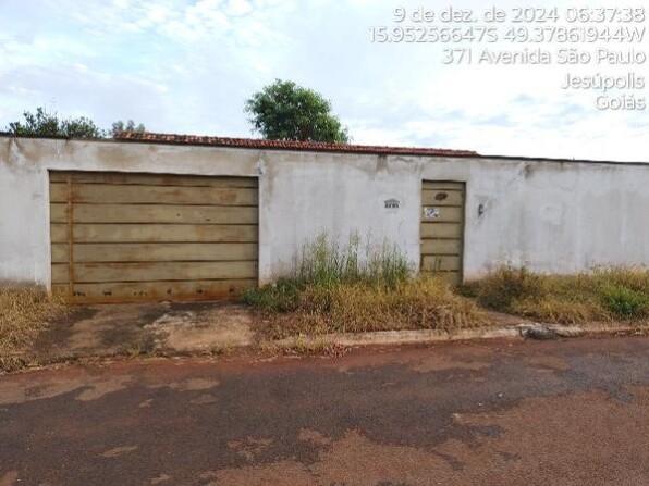 Casa com 3 quartos, 1 banheiro e 70m² área privativa
