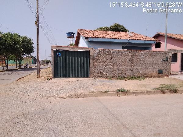 Casa com 2 quartos, 2 banheiros, 1 vaga e 58m² construída