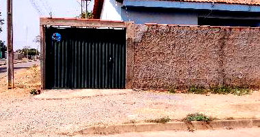 Casa com 2 quartos, 2 banheiros, 1 vaga e 58m² construída