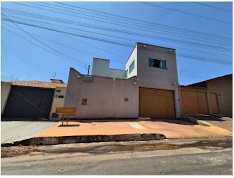 Casa com 3 quartos, 2 banheiros e 1 vaga de garagem
