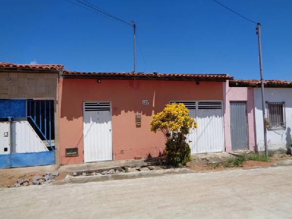 Casa 2 quartos, 1 banheiro, 1 vaga, 73m² construída, terreno 116m²