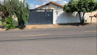 Casa Ocupada com 3 Quartos e 2 Banheiros em São José do Rio Preto