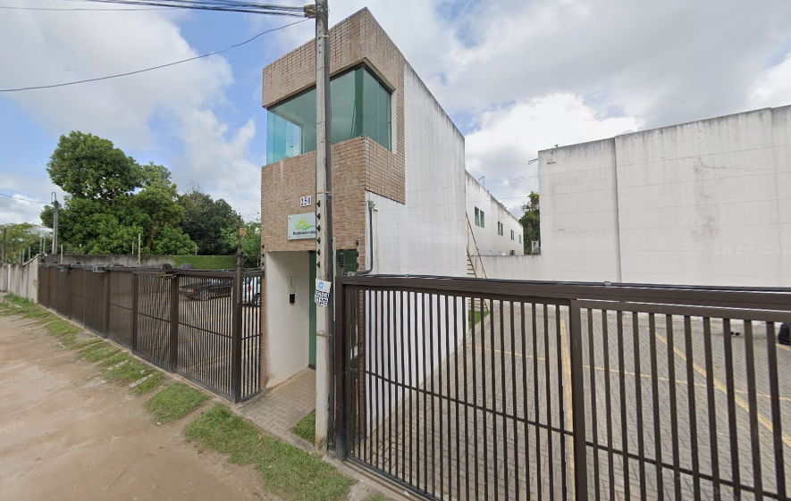 Casa com 2 quartos, 2 vagas e 61,51 m² construída, ocupada
