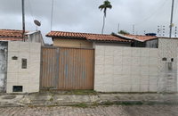 Casa com 2 quartos, 1 banheiro e 1 vaga de garagem