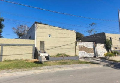 Casas Ocupadas com Galpões e Piscina – 1.113 m²