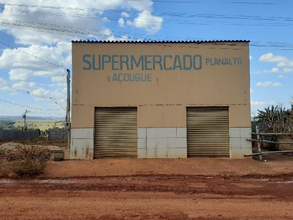Prédio Comercial em Setor Industrial - AdeLandia