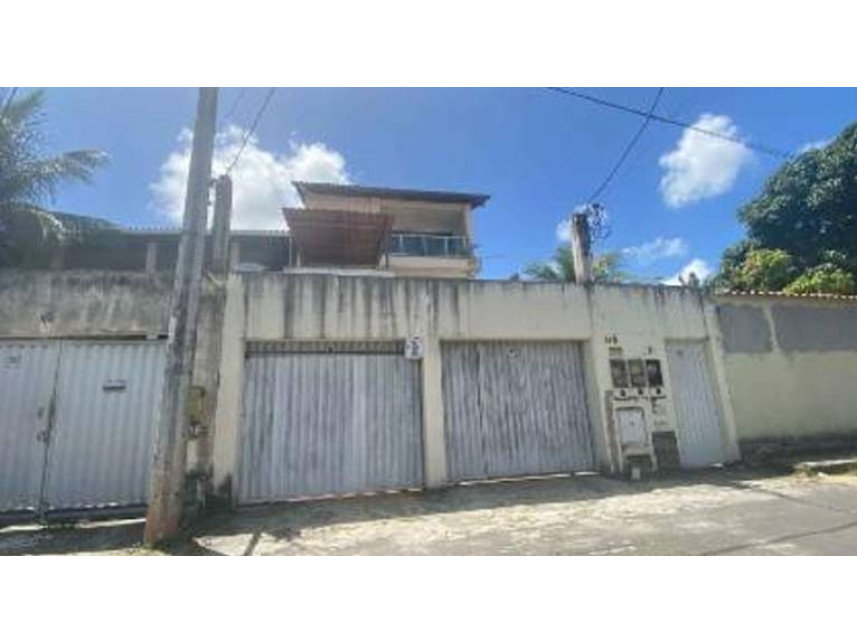 Casa ocupada com 80 m² construídos