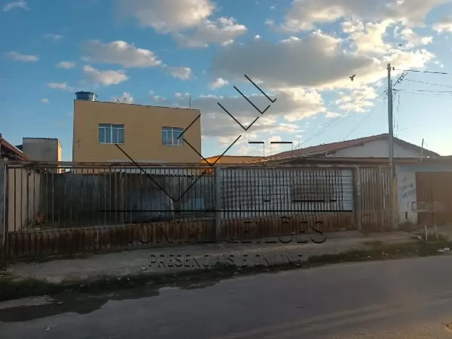 Casa em Esmeraldas com 2 quartos e 51m² de área privativa