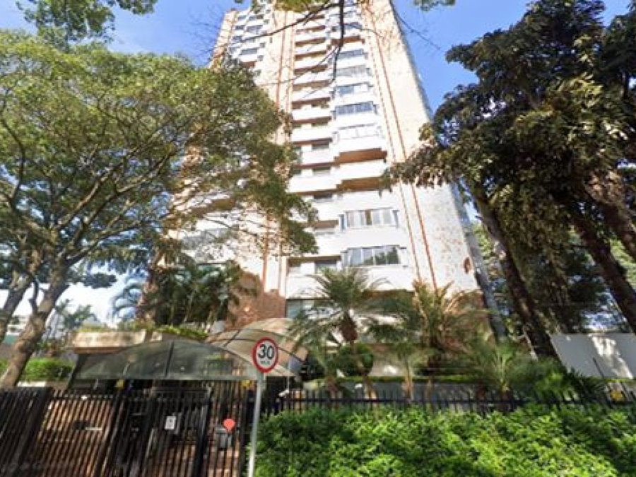 Apartamento 200m² no Edifício Saint Michel com 3 vagas de garagem