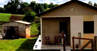 Casa padrão 2 quartos 1 banheiro 1 vaga 81m² ocupada