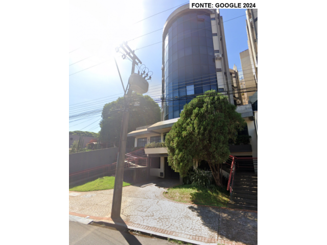 Conjunto comercial com 106,05m² e 1 vaga em Uberaba/MG