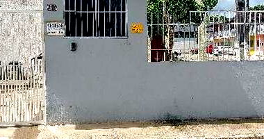 Casa com 2 quartos, vaga e 53,3m²