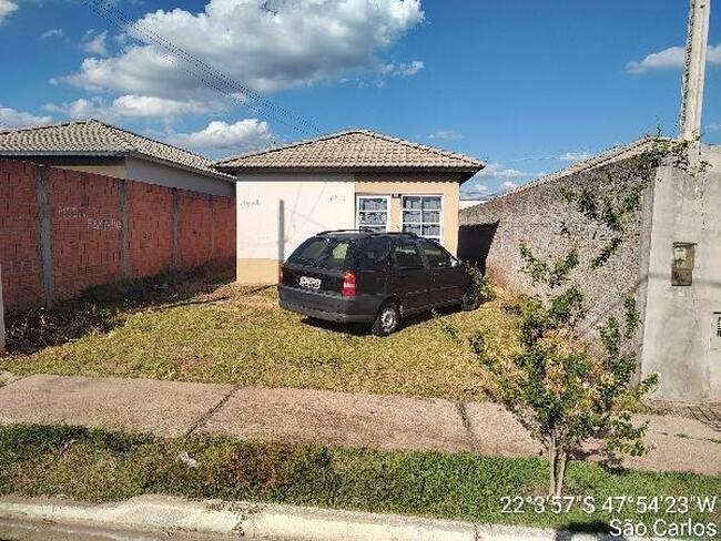Casa com 2 quartos, 1 banheiro, vaga de garagem e 45,47m² privativos