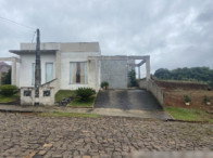 Casa com 2 Quartos e 1 Vaga em Catanduvas