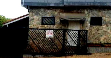 Casa com 4 quartos, 2 banheiros e 163m² construídos