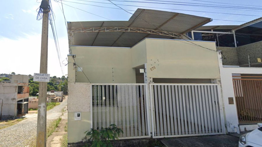 Casa com 105m² de terreno e 89,77m² construídos -