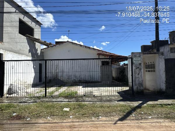 Casa com 3 Quartos, 1 Banheiro, 53m² Construídos em Terreno de 360m²