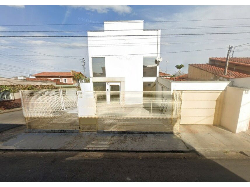Prédio Comercial com 293m² construídos e terreno de 288m², ocupado