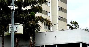 Espaçoso Apartamento Ocupado com 4 Vagas e 215m²