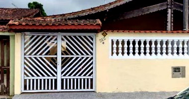 Casa com 1 vaga de garagem, 88,23 m² construídos, ocupada