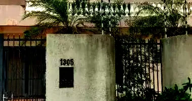 Casa em Leilão com 4 Quartos e 271m² Construída