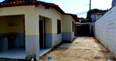 Casa aconchegante com 86m² construída, desocupada e pronta para reformas