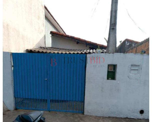 Casa com 2 quartos e 1 banheiro, 42m² construídos, desocupada
