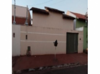 Casa com 2 quartos em Bom Jesus de Goiás