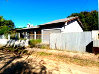 Casa 170m² com piscina e terreno 360m², desocupada