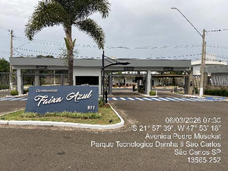 Terreno em Condomínio Fechado com 250m²