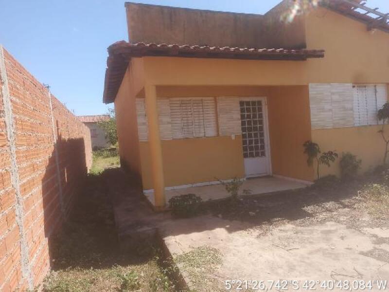 Casa com 2 quartos em Demerval Lobão/PI