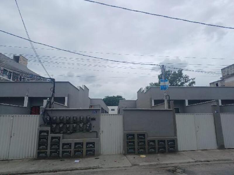 Casa com 3 quartos, banheiro, área de serviço e cozinha em São Gonçalo