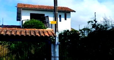 Casa padrão com 3 quartos, 3 banheiros e 3 vagas, 183m² construída, ocupada