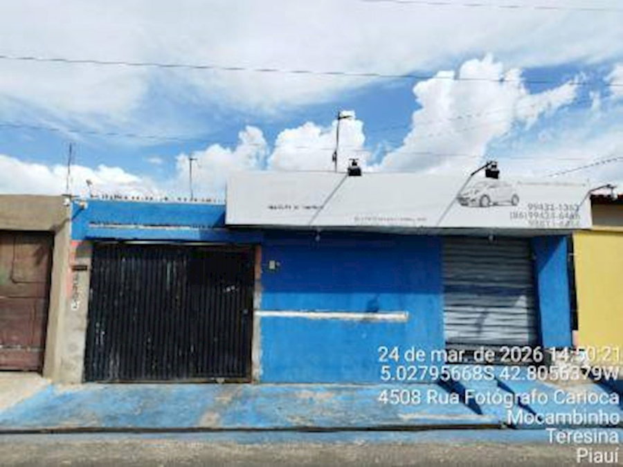 Casa Ocupada com 2 Quartos e 136m² de Área Construída