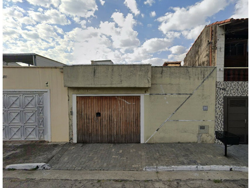 Casa em Leilão com 5 Quartos e 3 Vagas em Vila Guilhermina