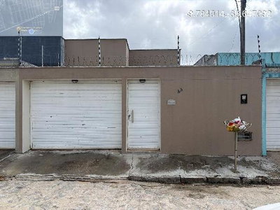 Casa com 2 Quartos e 1 Vaga em Arapiraca