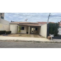 Casa Ocupada com 130m² de Área Construída no Jardim Vitória