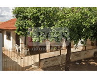 Casa com 2 quartos, 210m², ocupada, em Borborema/SP