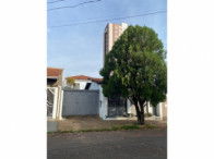 Terreno com Sobrado e Benfeitorias em Bauru/SP