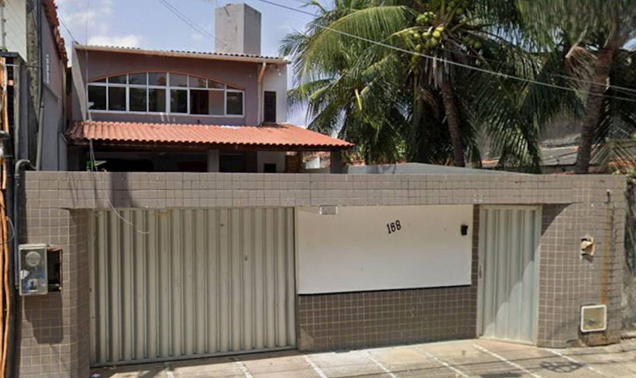 Casa com 3 quartos, 255m² de terreno, ocupada em Cambeba