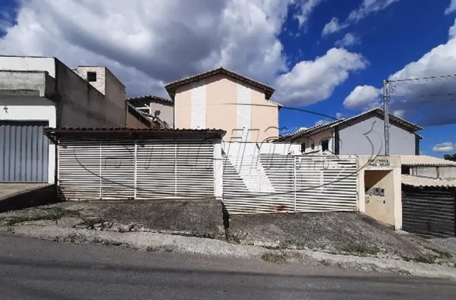 Casa com 2 quartos em Esmeraldas/MG