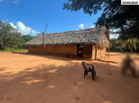 Fazenda com 383,0638 hectares, 2 casas e curral