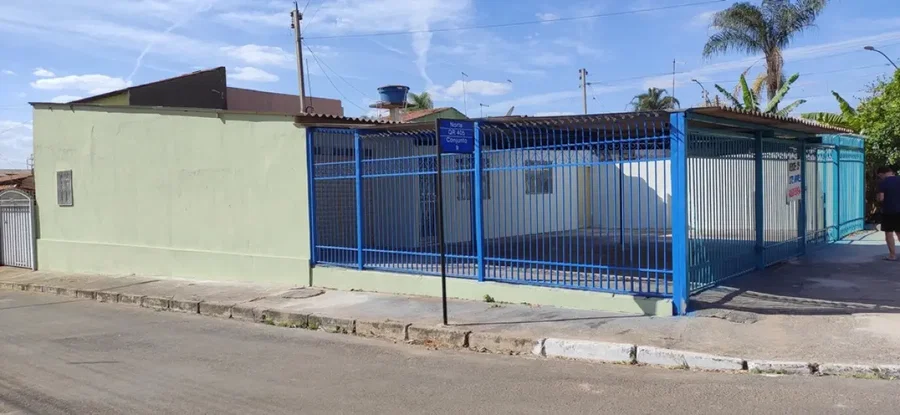 Casa de Esquina com Loja em Samambaia Norte - 3 Quartos