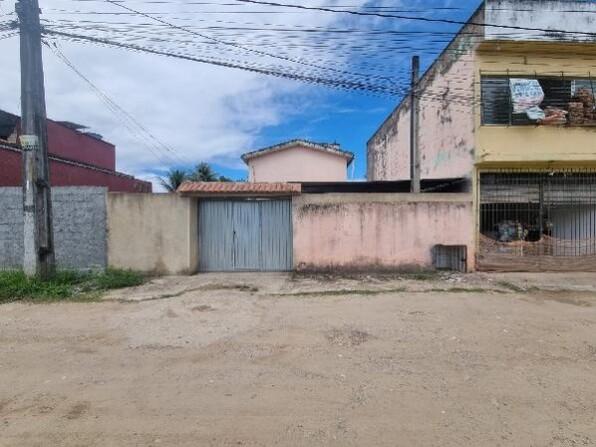 Casa com 2 quartos, 1 banheiro e 1 vaga de garagem