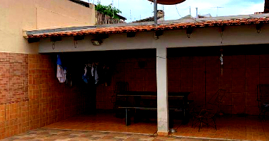 Casa Ocupada com 4 Quartos e 2 Banheiros em Cuiabá