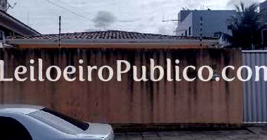 Casa com 3 quartos, 2 banheiros, 1 vaga e 105,6m² construída